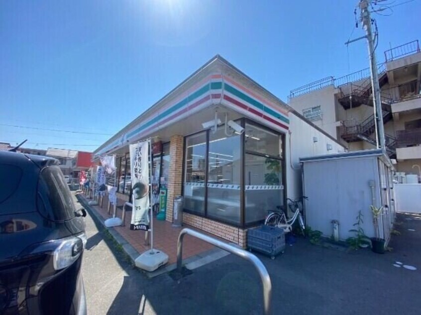 セブンイレブン四日市中川原1丁目店(コンビニ)まで337m 芝田1丁目K様貸家