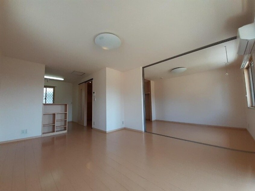  リビングタウン四日市芝田　A