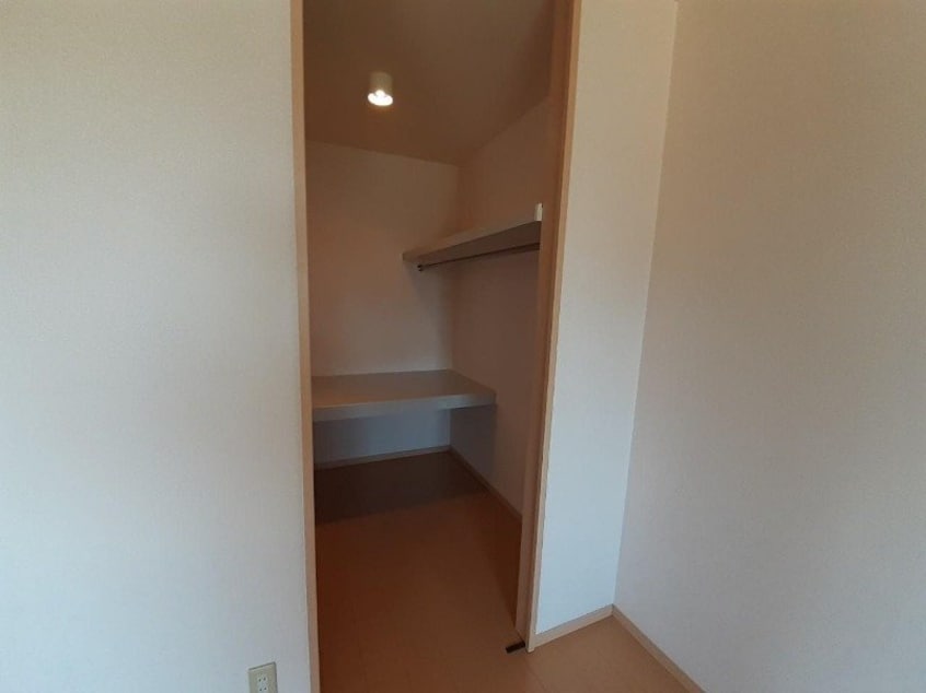  リビングタウン四日市芝田　A