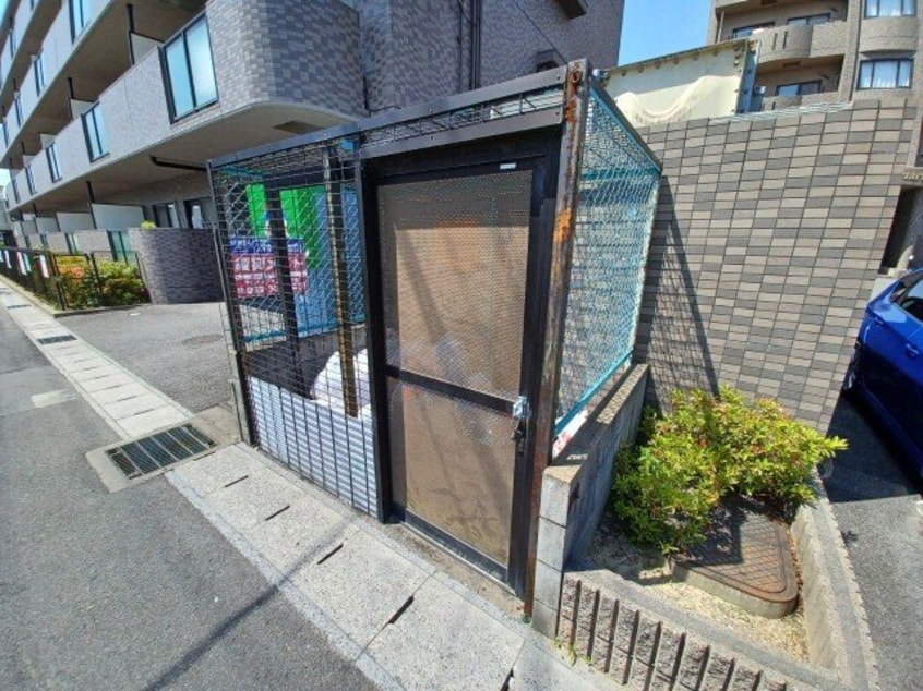  プラムスクエア