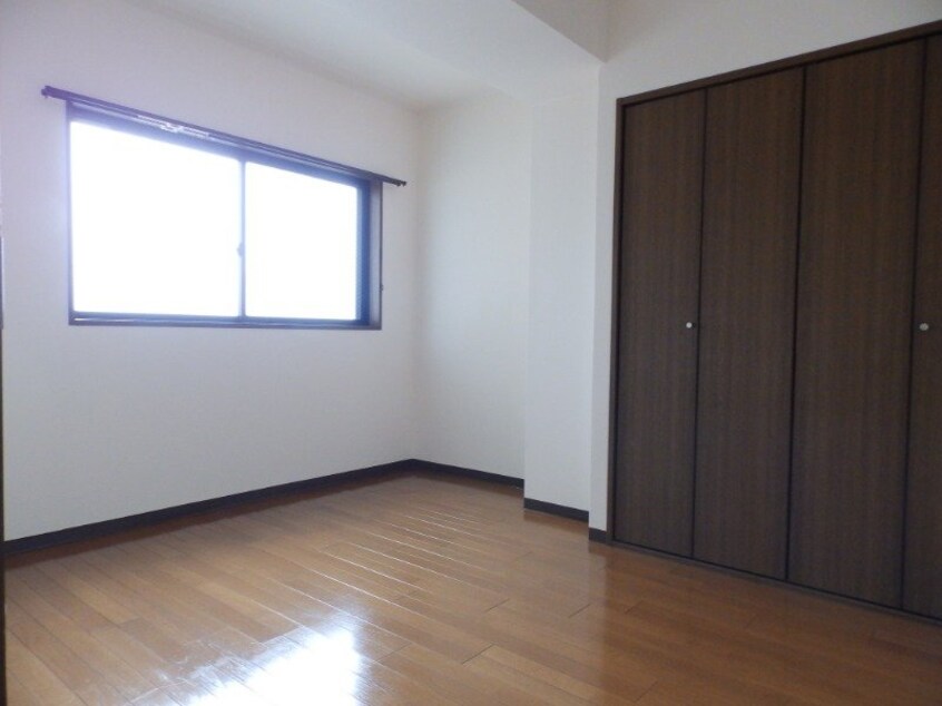  プラムスクエア