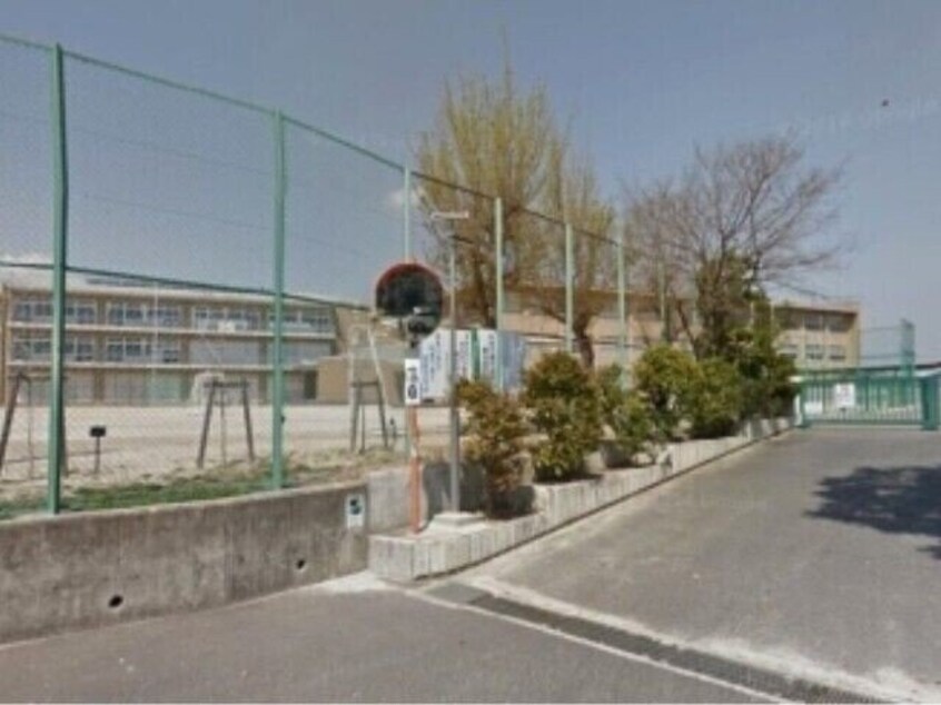 四日市市立橋北中学校(中学校/中等教育学校)まで1173m ディーシャンブル川原町