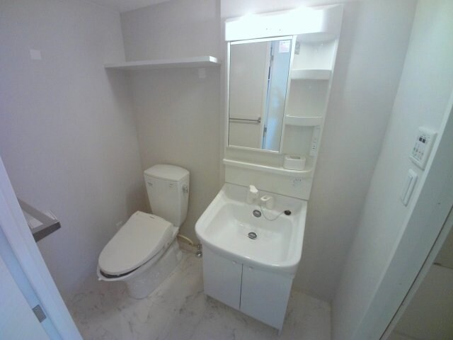 同物件別部屋の写真 エスティメゾン鵜の森