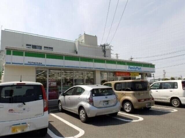 ファミリーマート四日市塩浜街道店(コンビニ)まで776m シティハイツいとう