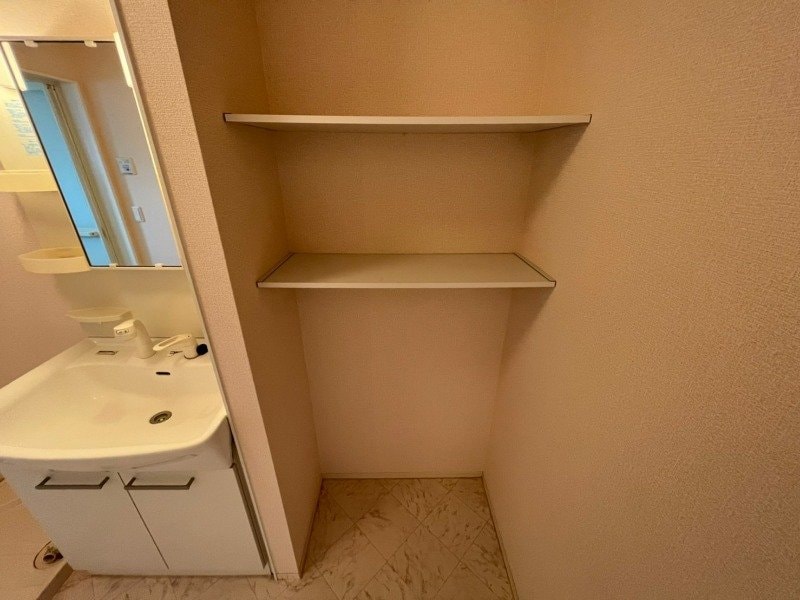 同物件別部屋反転タイプ フィオーレ堀木