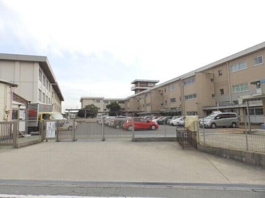 四日市市立海蔵小学校(小学校)まで1657m フィオーレ堀木