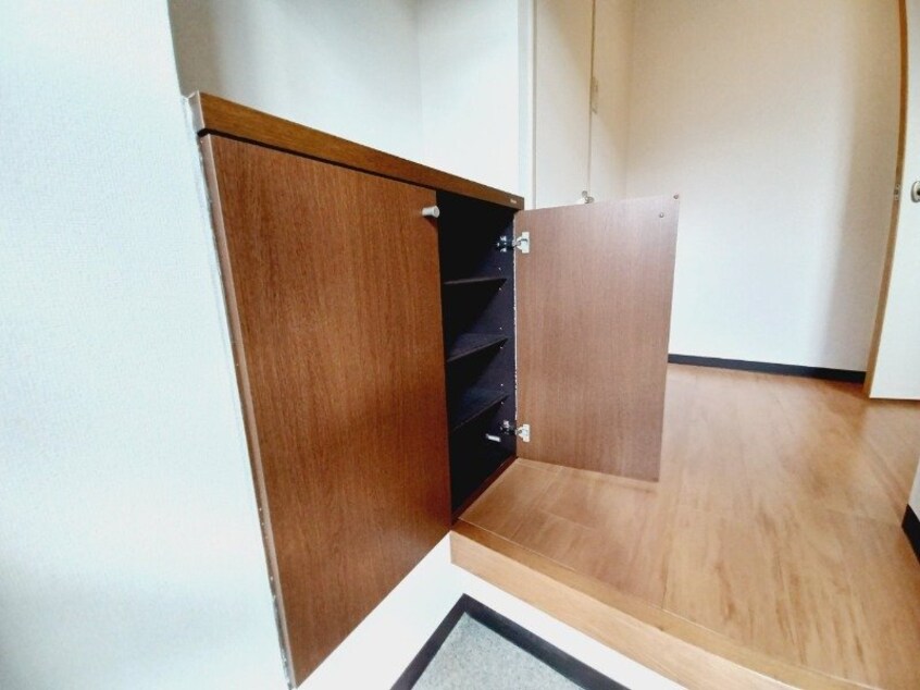 同型部屋写真です。 ファミール下之宮１