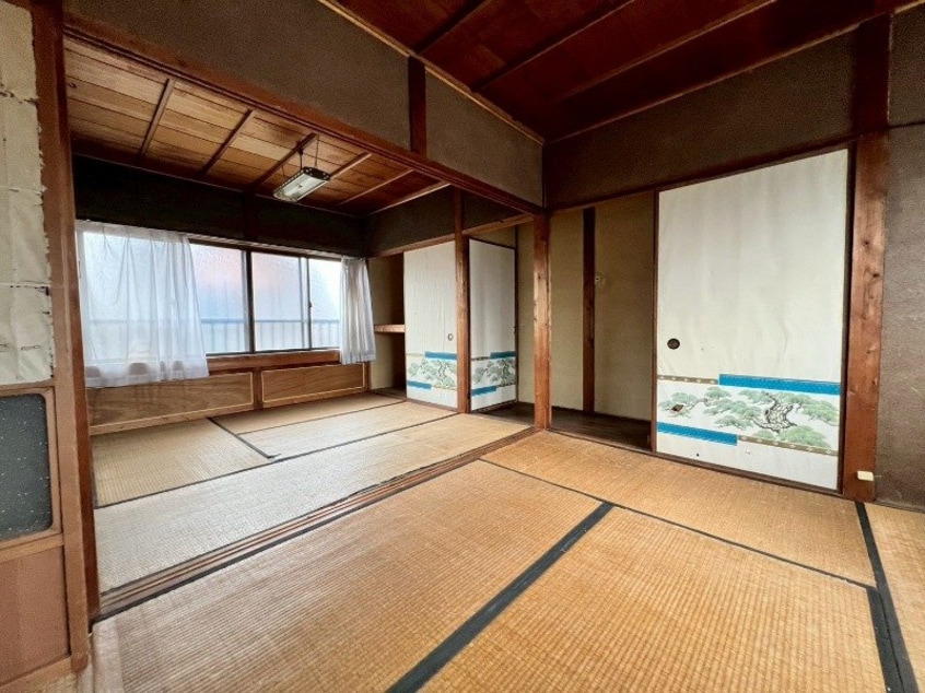  東新町貸家