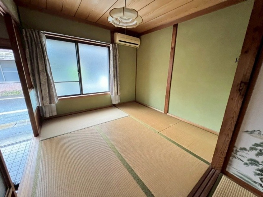  東新町貸家
