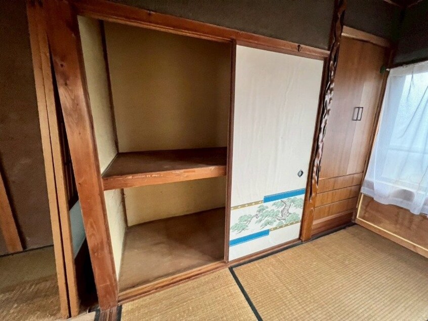 東新町貸家