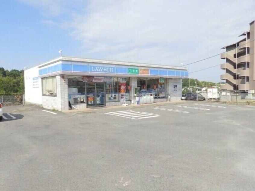 ローソン四日市垂坂町店(コンビニ)まで44m パストラル　ヴィラＣ棟