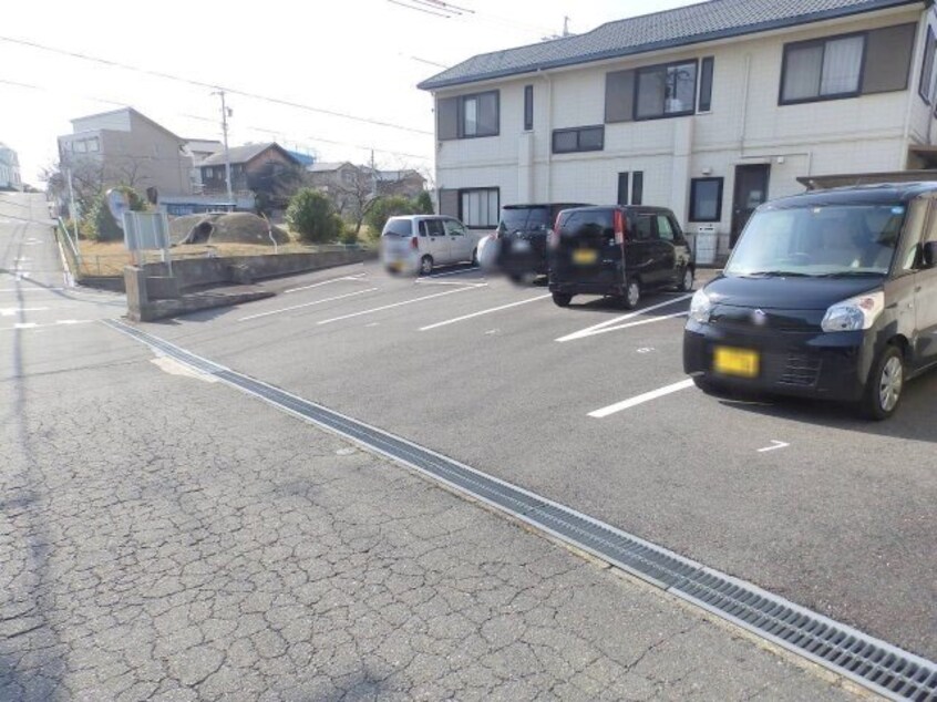  ドミール大谷台　B