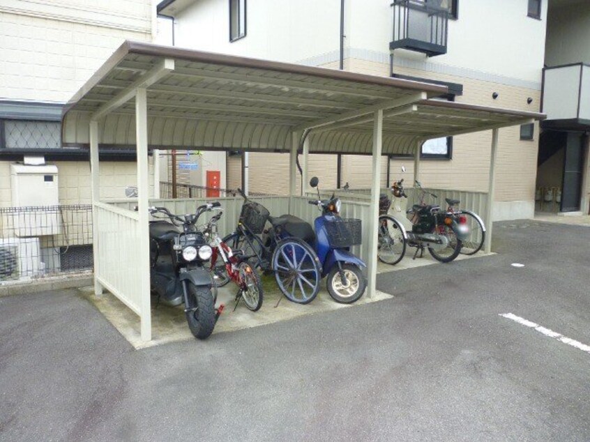  ドミール大谷台　B