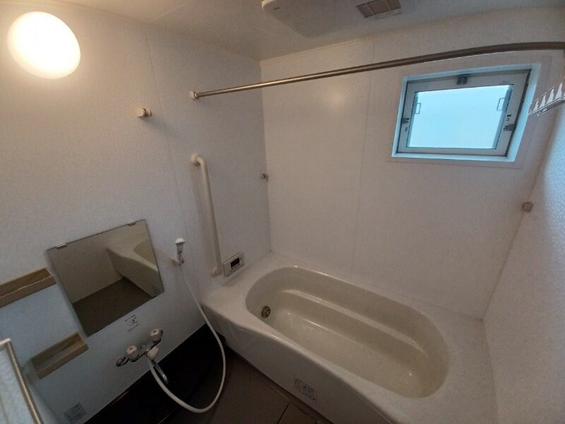  エムズスクエア　B