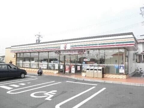 セブンイレブン四日市小杉新町店(コンビニ)まで235m サニーコート新小杉　A