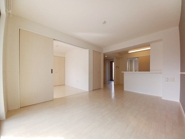  ＳＵＮＳＨＩＮＥ　ＲＩＶＥＲＳＩＤＥ