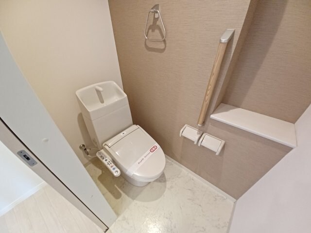  ＳＵＮＳＨＩＮＥ　ＲＩＶＥＲＳＩＤＥ