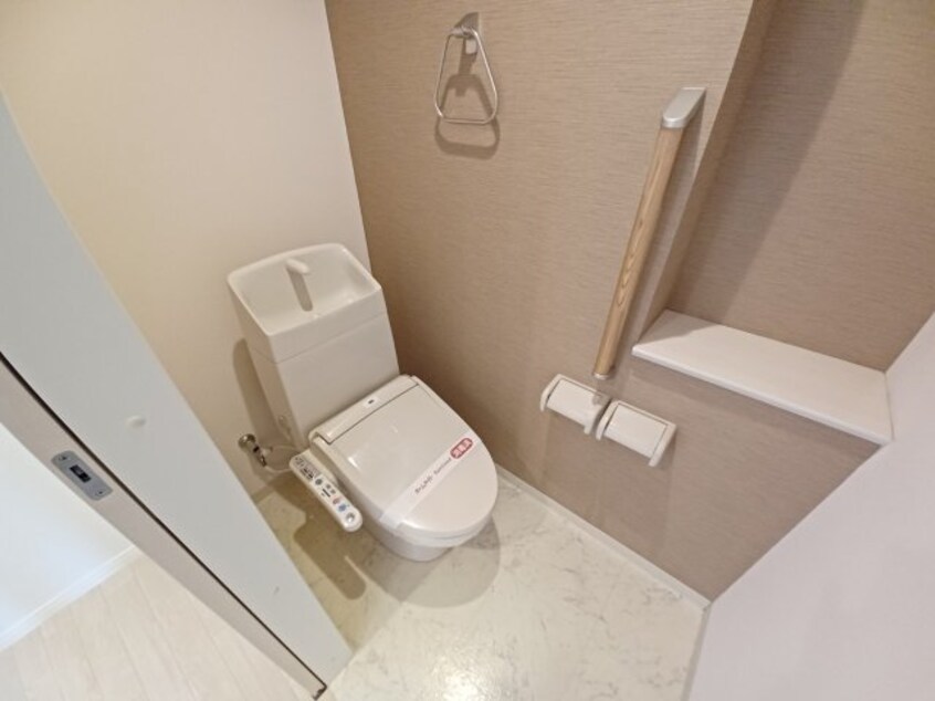  ＳＵＮＳＨＩＮＥ　ＲＩＶＥＲＳＩＤＥ