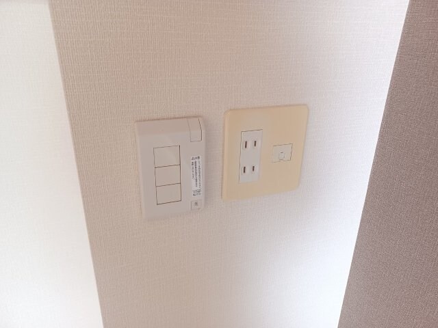  ＳＵＮＳＨＩＮＥ　ＲＩＶＥＲＳＩＤＥ