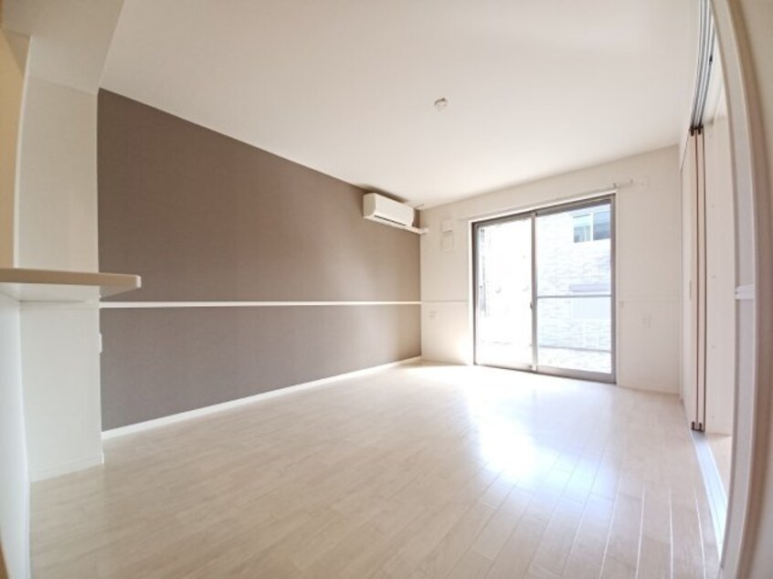  ＳＵＮＳＨＩＮＥ　ＲＩＶＥＲＳＩＤＥ