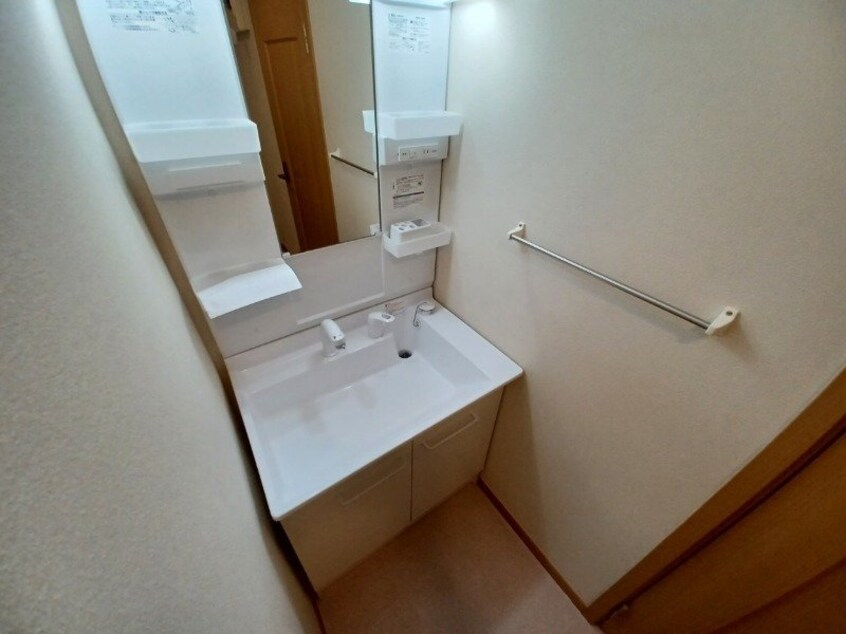 同物件別部屋参考写真です。 アドニス　Ｂ