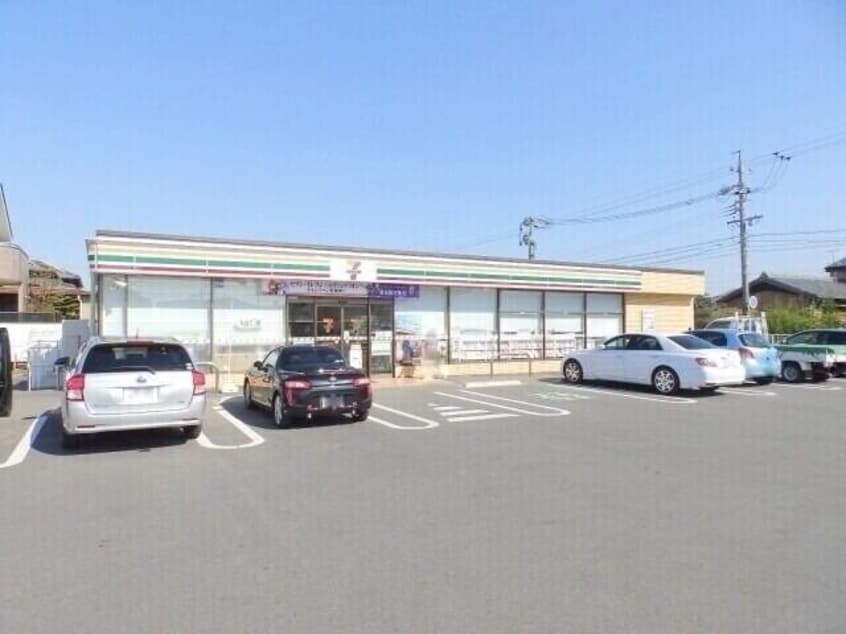 セブンイレブン四日市白須賀店(コンビニ)まで384m LaLa COURT SHIRASUKA
