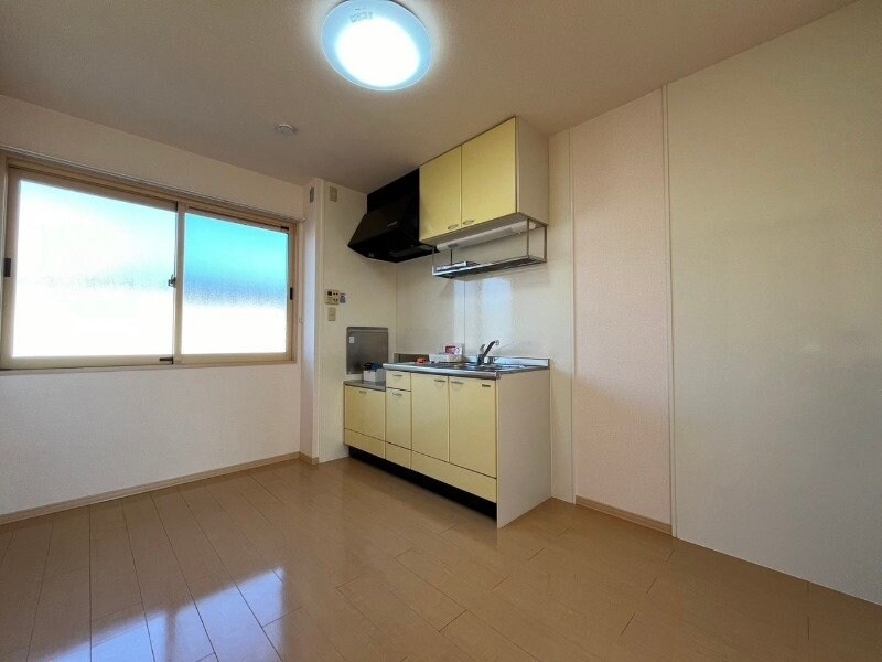 同物件別部屋写真 リビングタウン四日市芝田　C