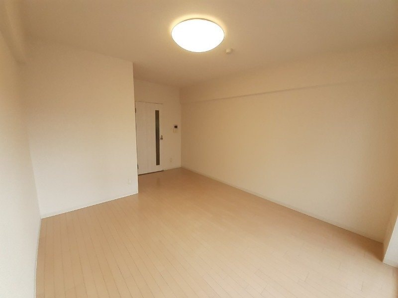 別部屋反転写真 Ｓ－ＦＯＲＴ四日市元町