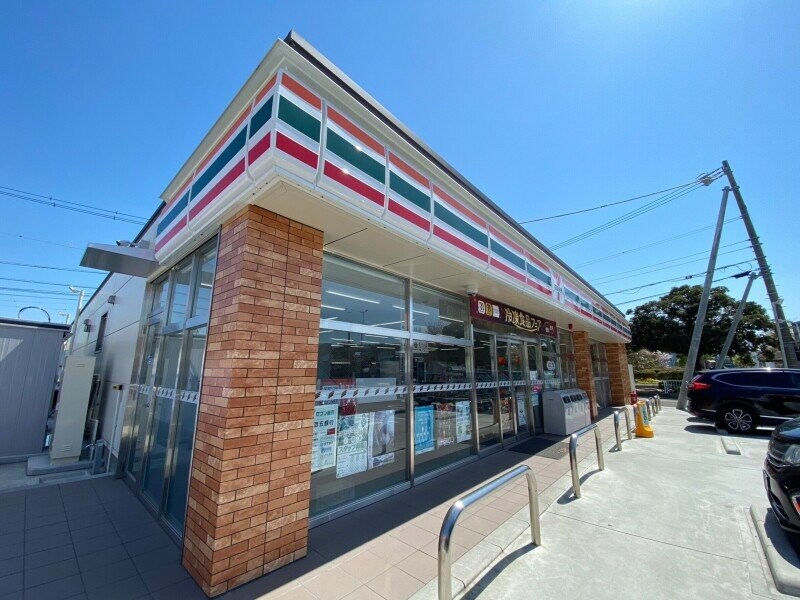 セブンイレブン四日市北浜田町店(コンビニ)まで262m タウンコートⅢ