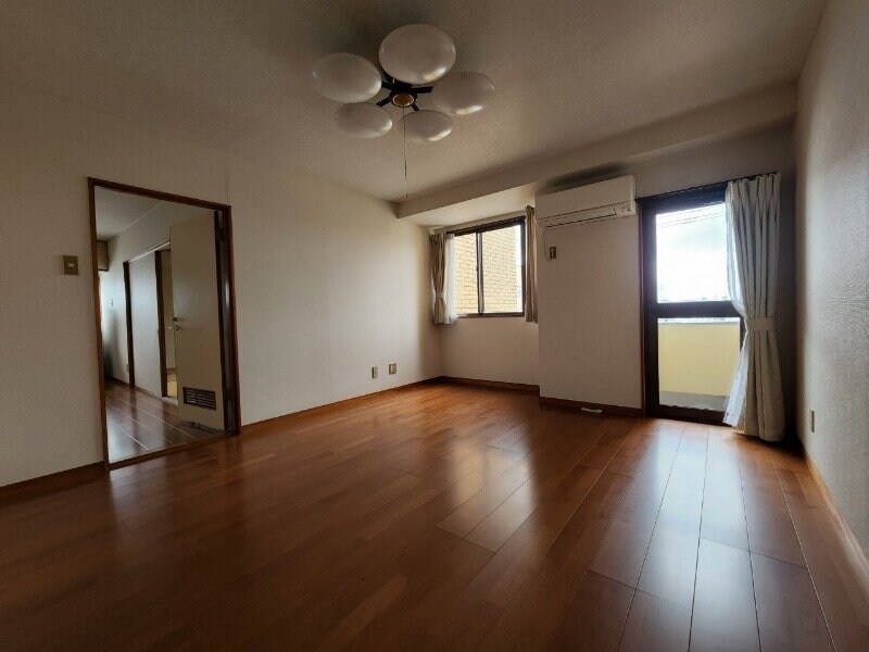  トランプコート四日市