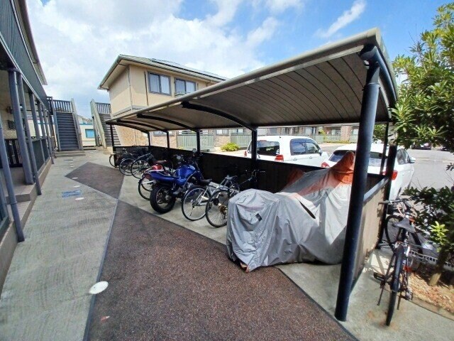  リビングタウン四日市芝田　A