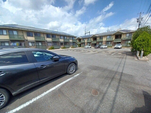  リビングタウン四日市芝田　A