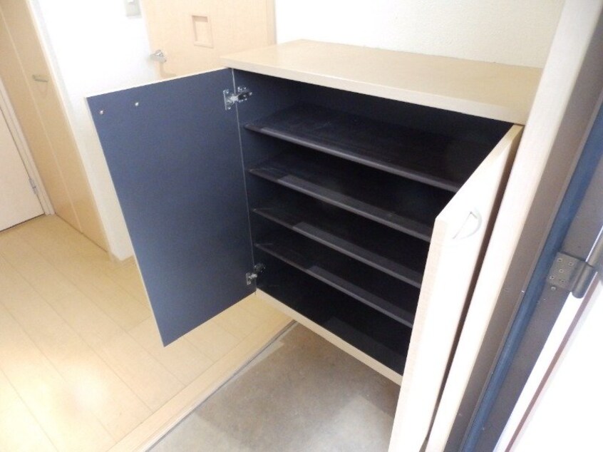 反転タイプ参考写真 リビングタウン四日市芝田　A