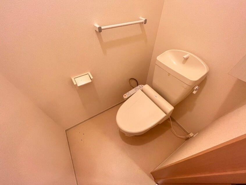 別部屋反転参考写真です。 グランデ・ルーチェＡ