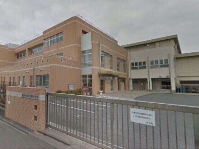 四日市市立中部西小学校(小学校)まで556m ふじよしマンション
