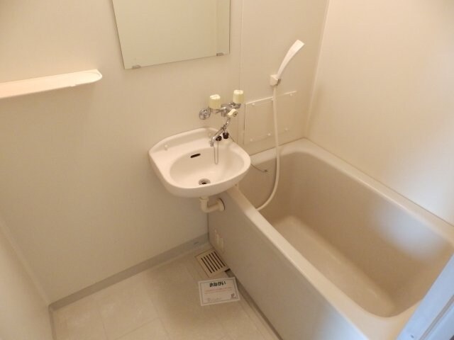 別部屋同型反転タイプです。 エバーグリーン森