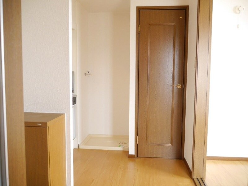 別部屋同型反転タイプです。 エバーグリーン森