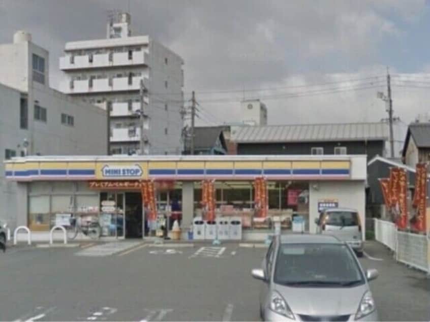 ミニストップ四日市浜田町店(コンビニ)まで546m プール・トゥジュール　B棟