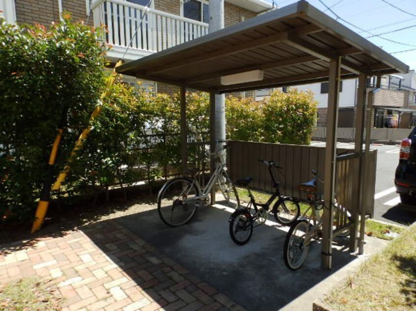  リビングタウン阿倉川　E