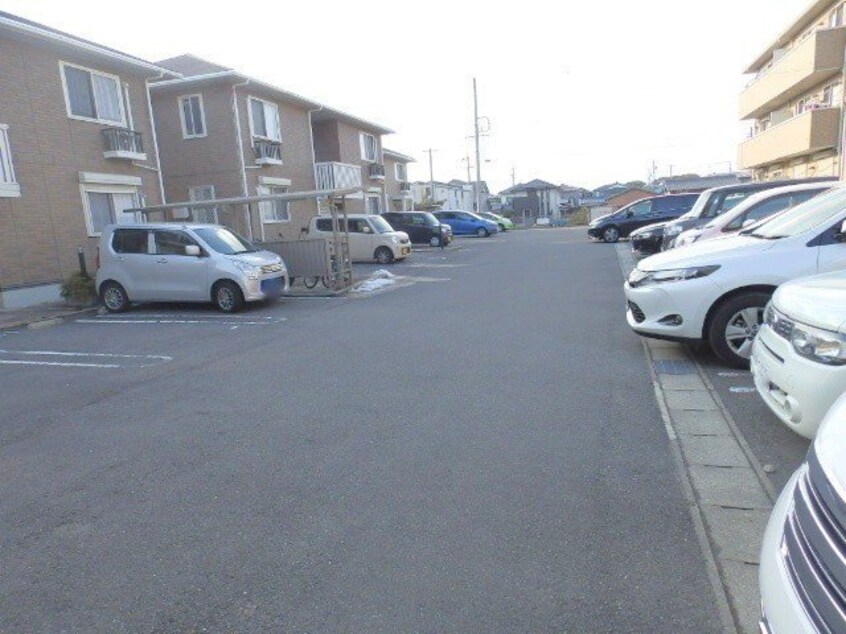  リビングタウン阿倉川　B