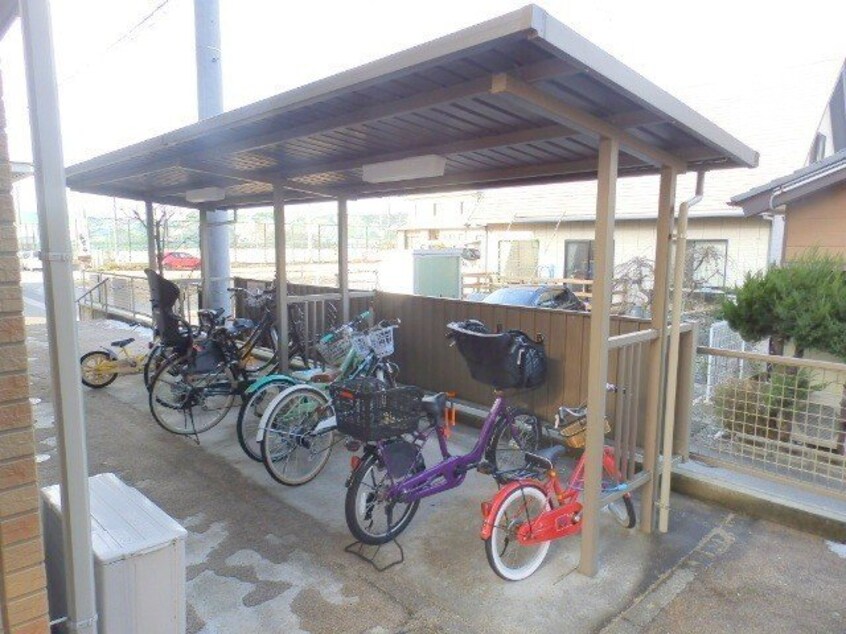  リビングタウン阿倉川　B