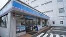 ローソン四日市堀木店(コンビニ)まで436m シャンボール西浦