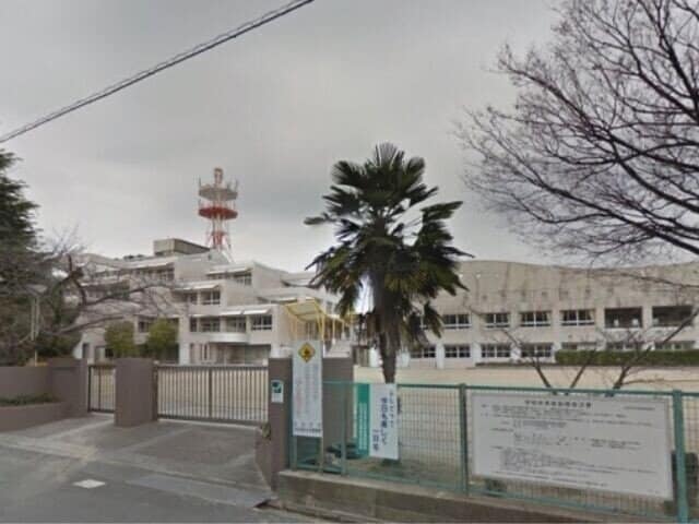 四日市市立中央小学校(小学校)まで817m メゾンハピネス