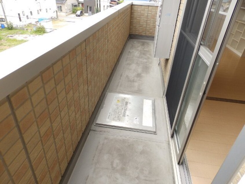 同型反転タイプ画像 リビングタウン阿倉川　Ｉ