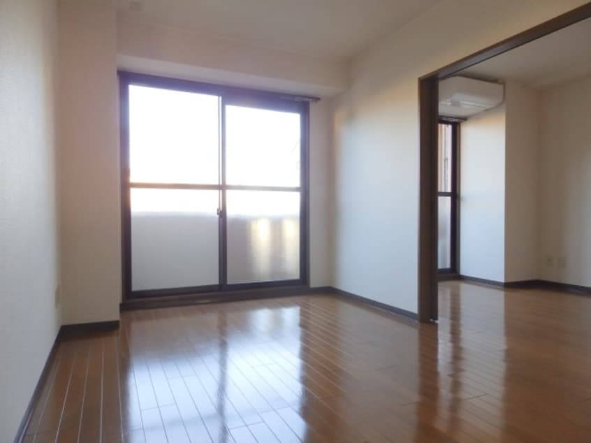  プラムスクエア