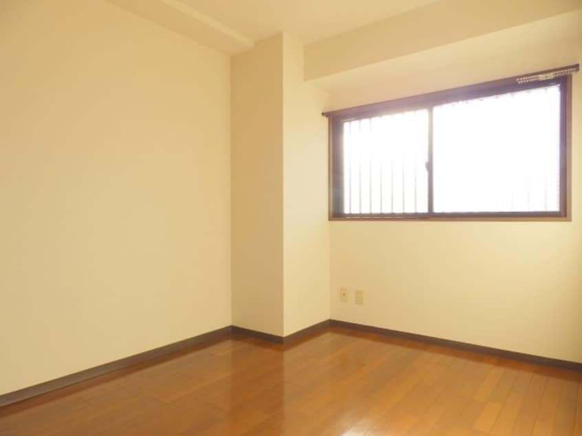  プラムスクエア