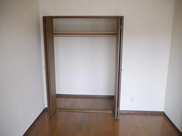  プラムスクエア