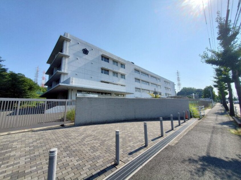 四日市市立笹川中学校(中学校/中等教育学校)まで5000m サンシャインヒルズⅠ・Ａ