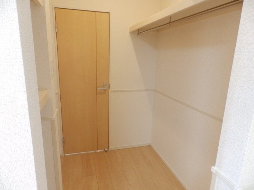  コリーヌ日永西　B