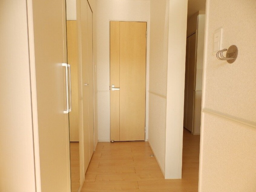  コリーヌ日永西　B